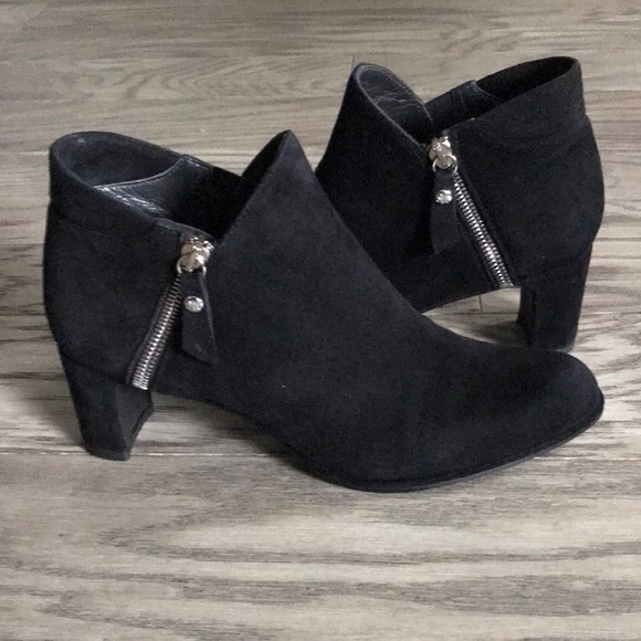 Stuart Weitzman ankle suede boots size 7M - Picture 9 of 16